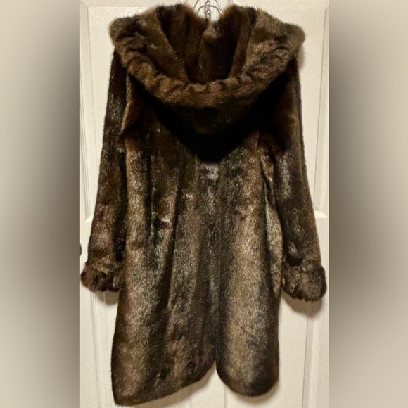 *Vintage* Donnybrook Brand FauxFur Long Hooded Coat Color Dark Brown Size Medium - Picture 5 of 14